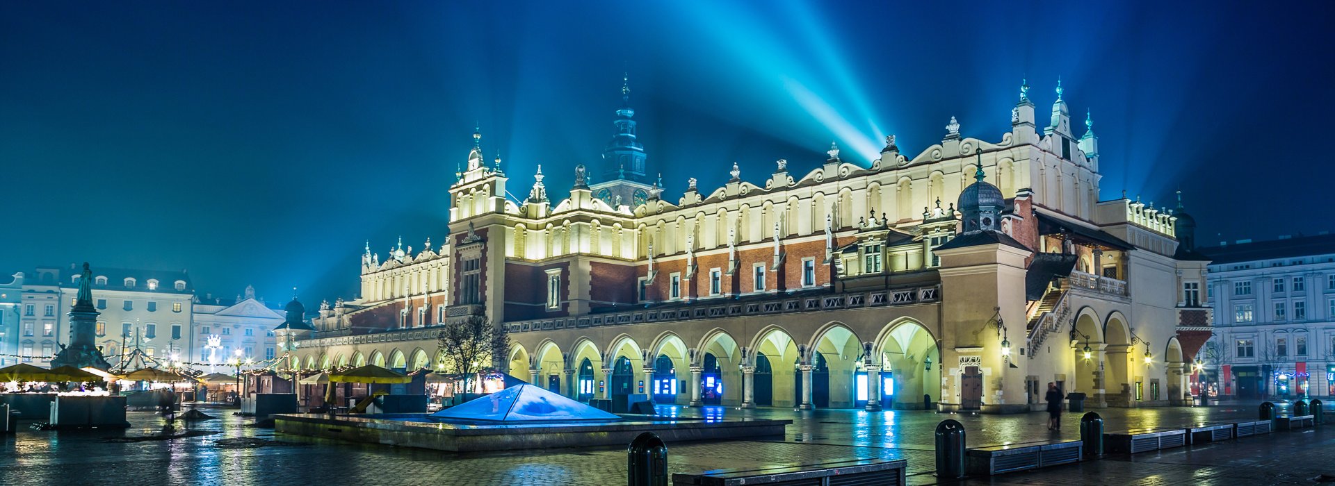 Splendid Cracow’s Old Cloth Hall in the evening lights